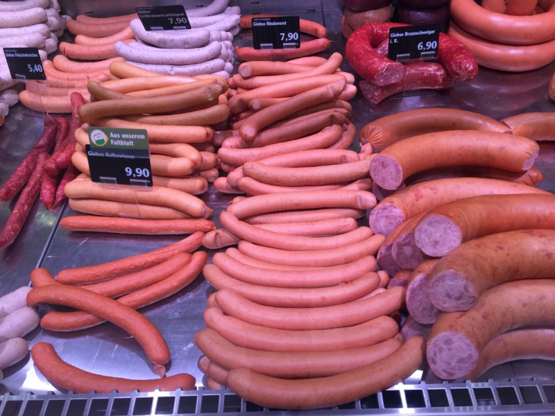 boutique-LA FARLEDE-min_sausages_meat_butchery-1069321